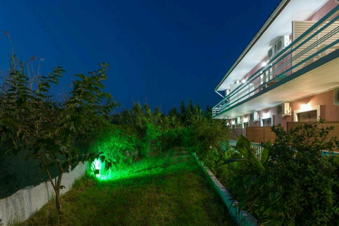 Eleni Studios & Apartments Alikes Zewnętrze zdjęcie